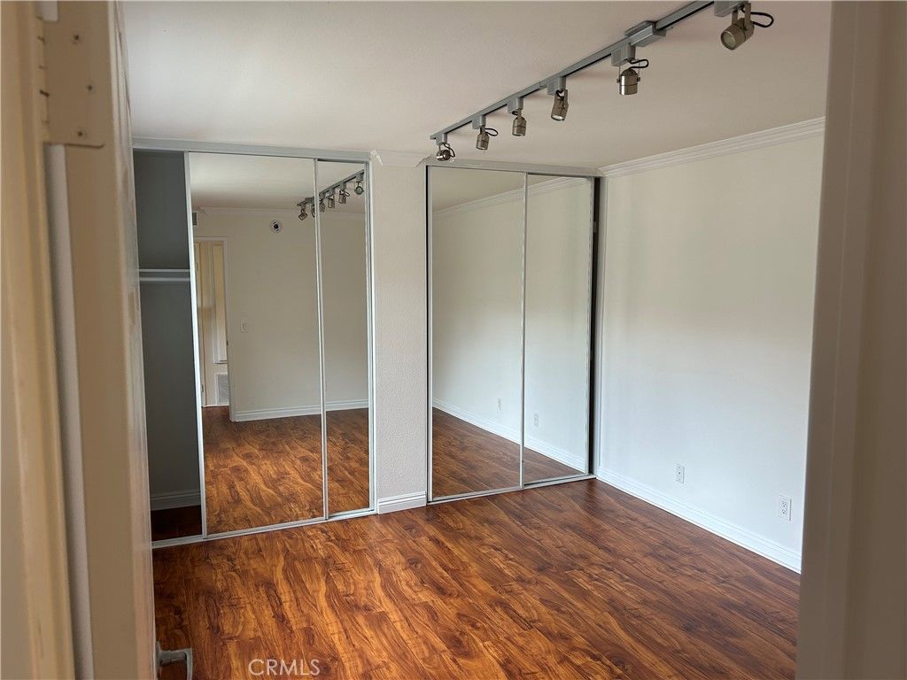 21520 Burbank 303, Woodland Hills, CA 91367 — photo 3