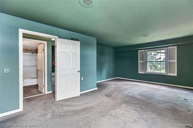 3559 Port Cove Drive 27, Waterford, MI 48328