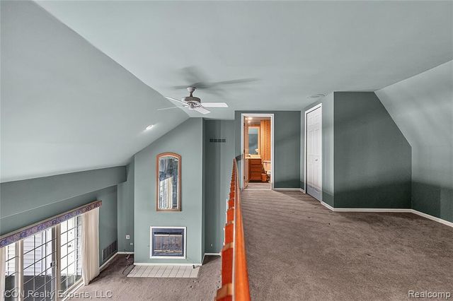 3559 Port Cove Drive 27, Waterford, MI 48328