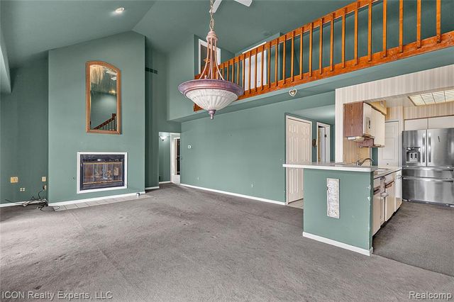 3559 Port Cove Drive 27, Waterford, MI 48328