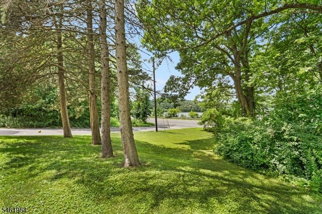 3 Johnson Ave, Mount Olive Twp., NJ 07828