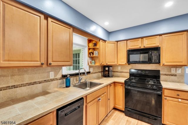 3 Johnson Ave, Mount Olive Twp., NJ 07828