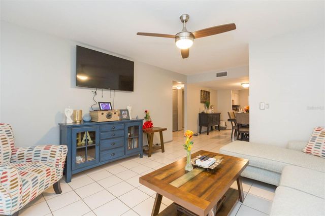 14472 REUTER STRASSE CIR 408, Tampa, FL 33613