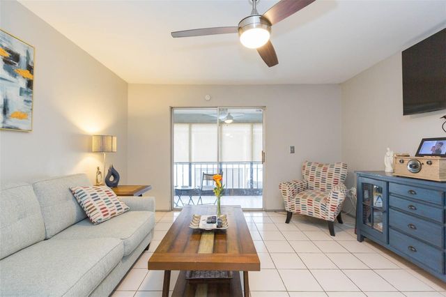 14472 REUTER STRASSE CIR 408, Tampa, FL 33613