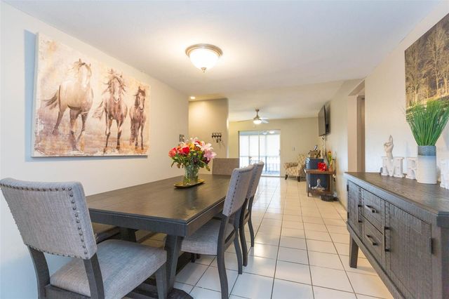 14472 REUTER STRASSE CIR 408, Tampa, FL 33613