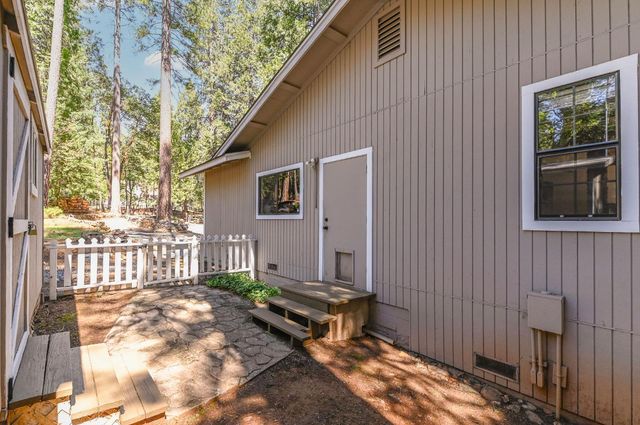 26670 Columbia Dr, Pioneer, CA 95666