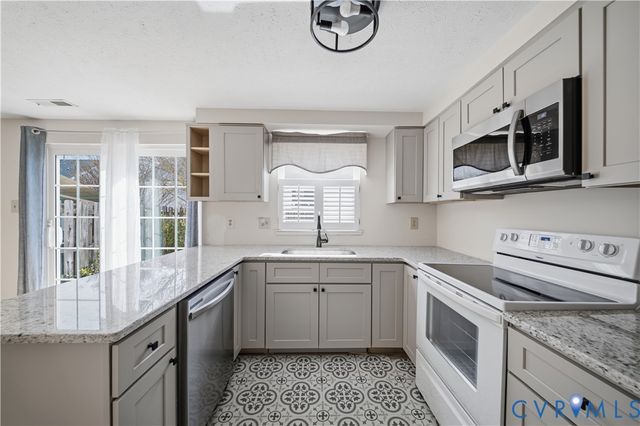 4936 Farrell Ct, Henrico, VA 23228