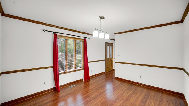 1124 Lisa Lane, Schererville, IN 46375