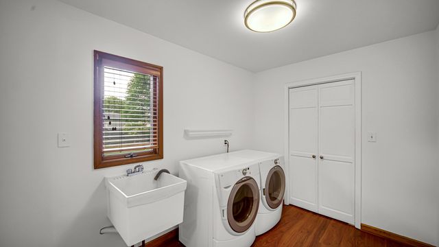 1124 Lisa Lane, Schererville, IN 46375
