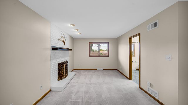 1124 Lisa Lane, Schererville, IN 46375