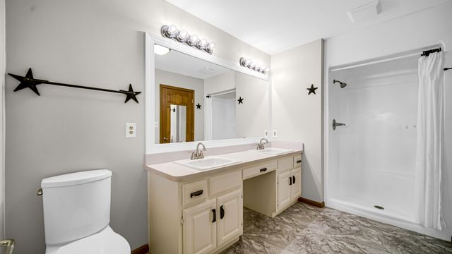 1124 Lisa Lane, Schererville, IN 46375