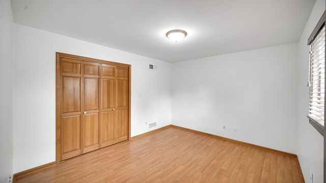 1124 Lisa Lane, Schererville, IN 46375