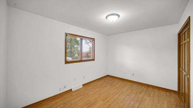 1124 Lisa Lane, Schererville, IN 46375