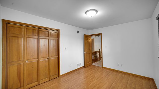 1124 Lisa Lane, Schererville, IN 46375