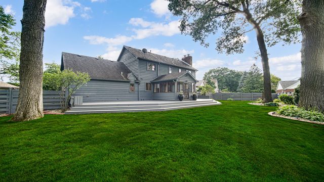 1124 Lisa Lane, Schererville, IN 46375