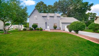 1124 Lisa Lane, Schererville, IN 46375