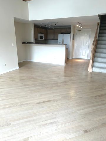 1111 Burlington Avenue 419, Lisle, IL 60532