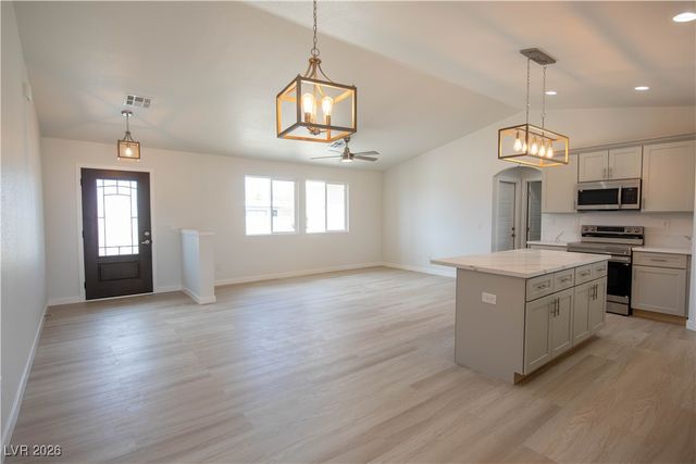 3925 North Mayfield Ranch Road, Pahrump, NV 89060