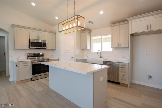 3925 North Mayfield Ranch Road, Pahrump, NV 89060