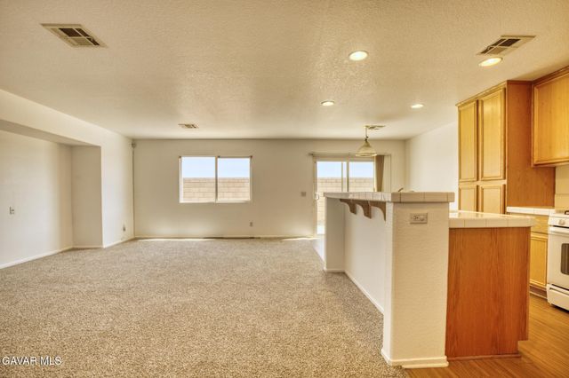 45444 Spahn Lane, Lancaster, CA 93535