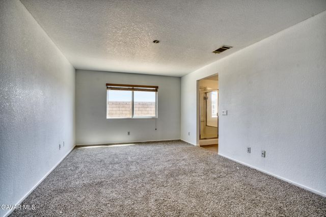 45444 Spahn Lane, Lancaster, CA 93535