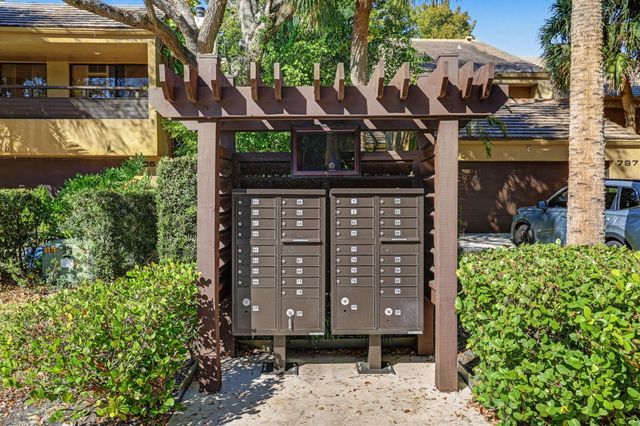 738 St Albans Drive, Boca Raton, FL 33486