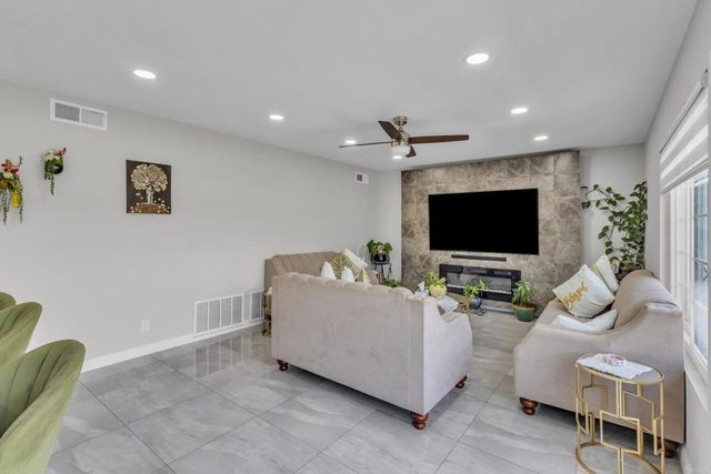 1935 Jasmine St, El Cajon, CA 92021