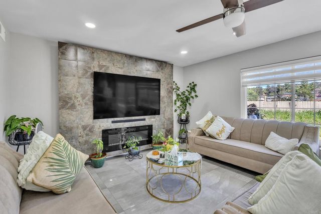 1935 Jasmine St, El Cajon, CA 92021