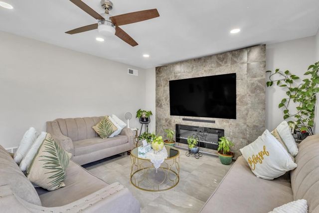 1935 Jasmine St, El Cajon, CA 92021