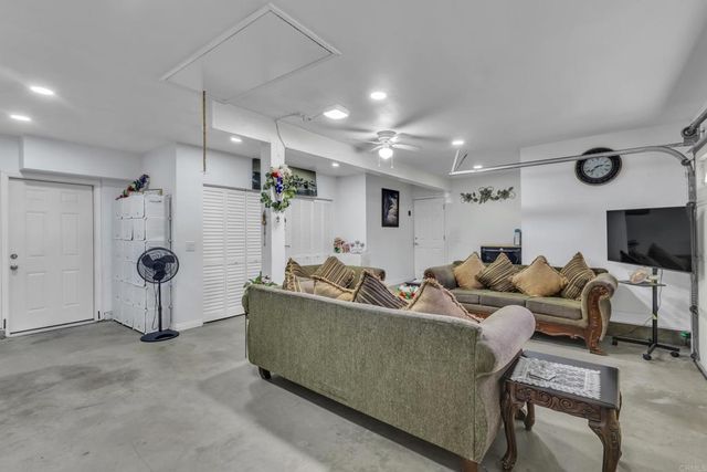 1935 Jasmine St, El Cajon, CA 92021