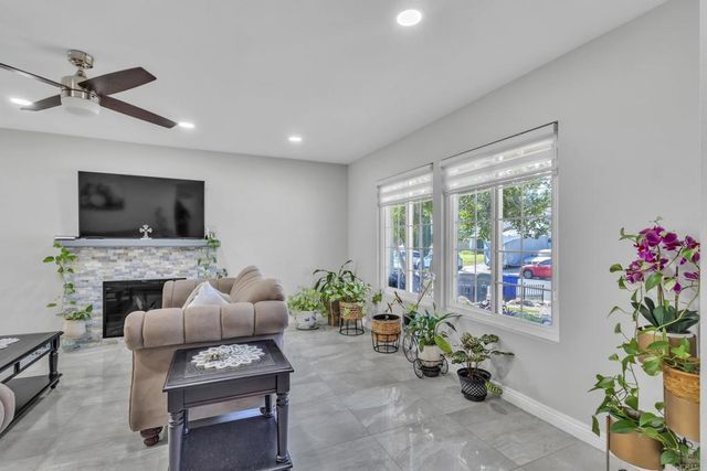 1935 Jasmine St, El Cajon, CA 92021