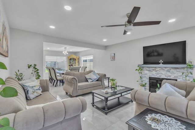 1935 Jasmine St, El Cajon, CA 92021