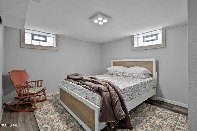 604 Valley Drive, Rossford, OH 43460