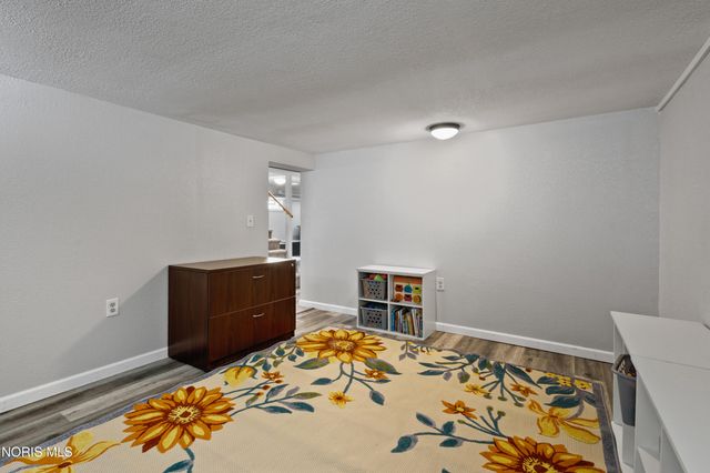 604 Valley Drive, Rossford, OH 43460
