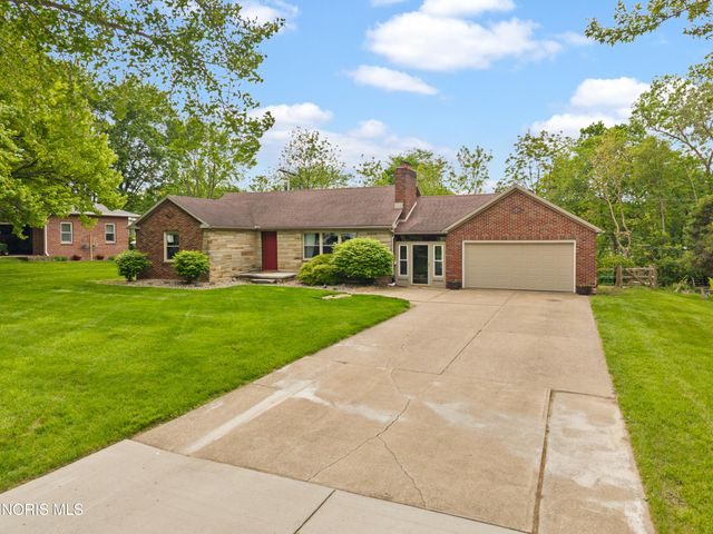 604 Valley Drive, Rossford, OH 43460