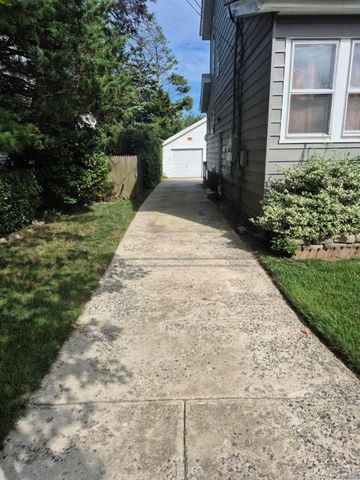 86 Woodlawn Avenue, Valley Stream, NY 11581