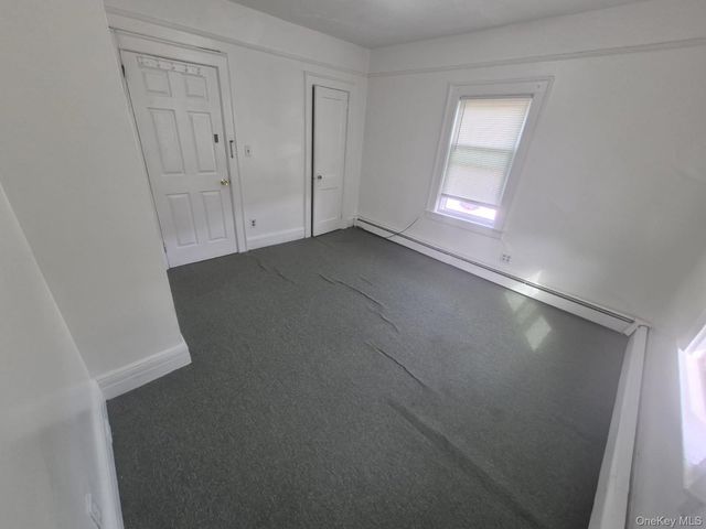86 Woodlawn Avenue, Valley Stream, NY 11581