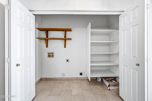 9054 W CUSTER Lane, Peoria, AZ 85381