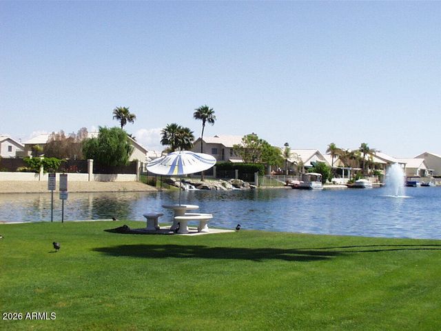 9054 W CUSTER Lane, Peoria, AZ 85381