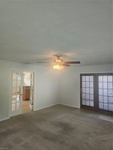 1068 Sharon DR, Chesapeake, VA 23320