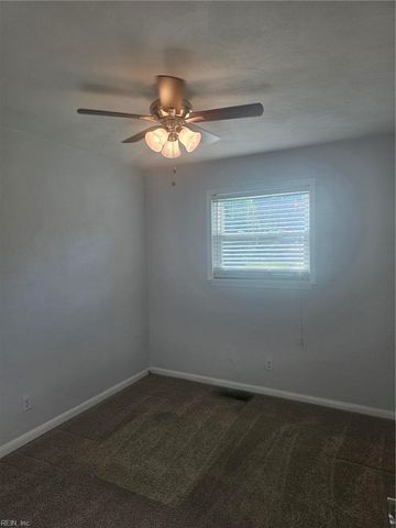 1068 Sharon DR, Chesapeake, VA 23320