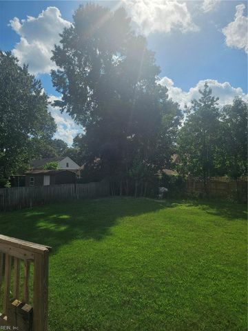 1068 Sharon DR, Chesapeake, VA 23320