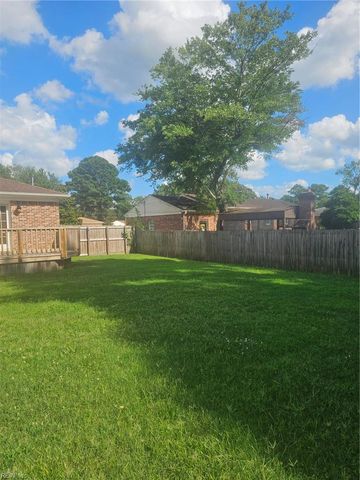 1068 Sharon DR, Chesapeake, VA 23320