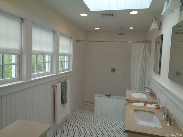 669 Mountain Road, Middletown, NY 10940