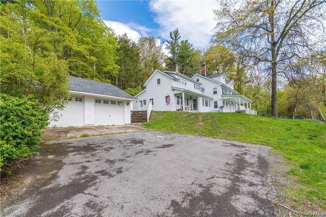 669 Mountain Road, Middletown, NY 10940