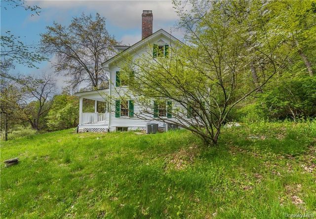 669 Mountain Road, Middletown, NY 10940