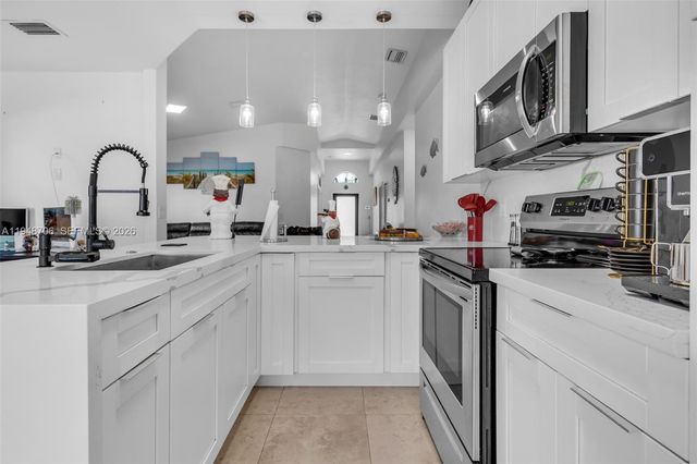 407 NW 9th Court, Homestead, FL 33030