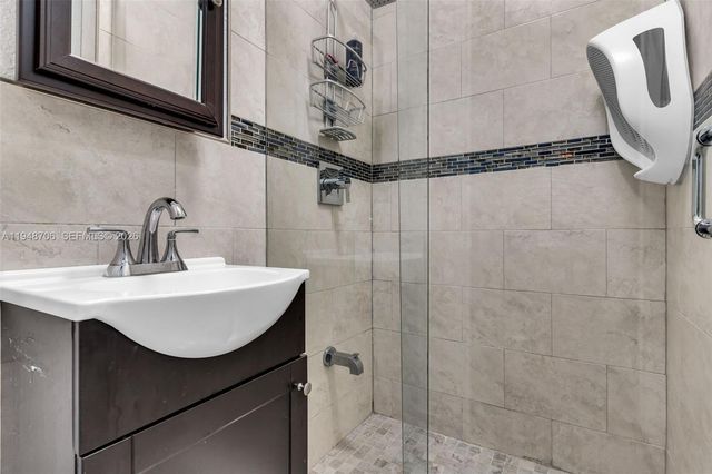 407 NW 9th Court, Homestead, FL 33030
