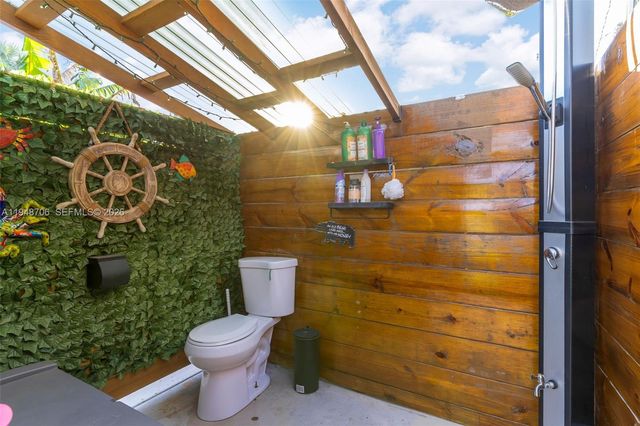 407 NW 9th Court, Homestead, FL 33030