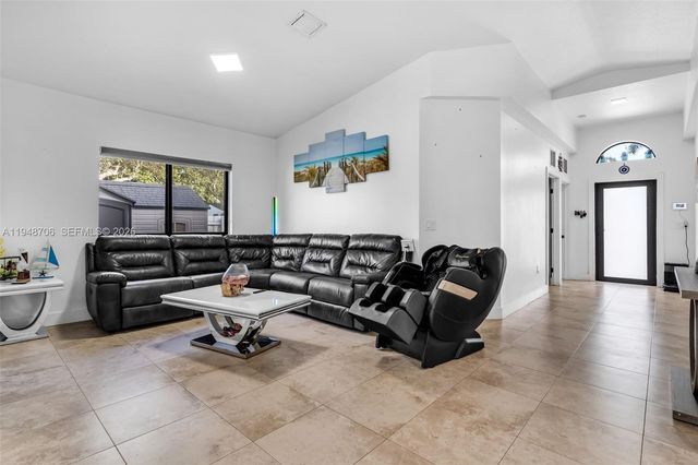 407 NW 9th Court, Homestead, FL 33030
